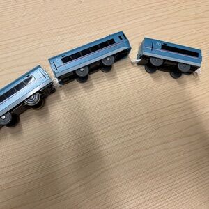 motorized Tomy trackmaster fast monorail train - works with thomas the train